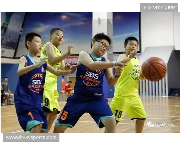 篮球青训营与企业联手推出青少年体育成长计划，专业青少年篮球培训提供篮球服务